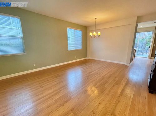 25558 Foggy Glen Dr, Hayward, CA 94552-5501