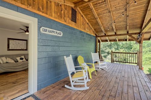 16 Hill Camp Ln, Clayton, GA 30525-0048