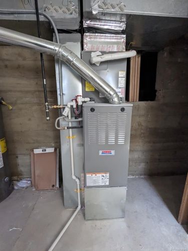 2070 Un Dr, Aurora CO 80015-6600 exterior