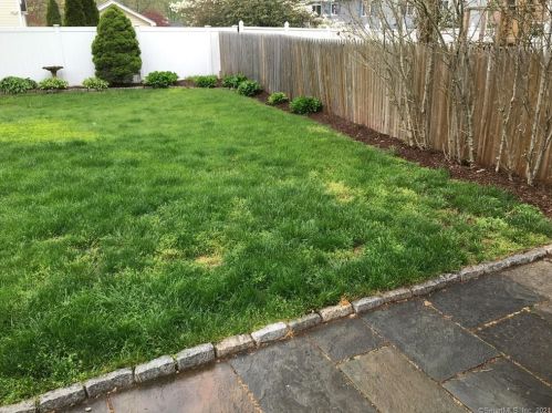 9 Triangle St, Norwalk CT  06855-1603 exterior