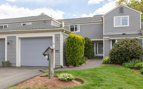 20 Walden Pond Dr, Nashua, NH 03064-2877