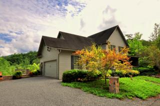 215 Kelly Ridge Rd, Townsend, TN 37882-3665