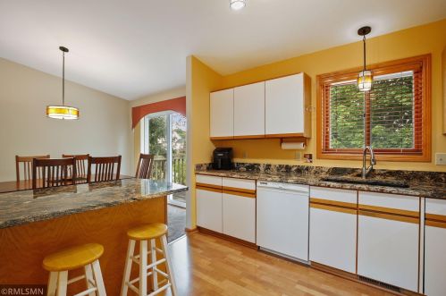 4460 Hamilton Dr, Saint Paul MN  55123-1974 exterior