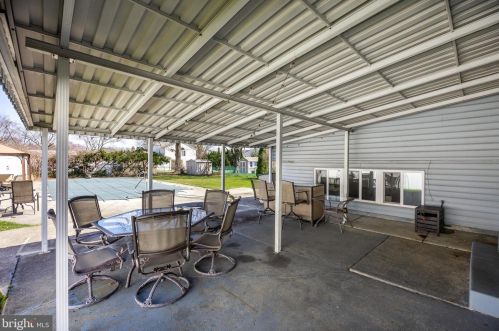 112 Apple Ln, Mount Laurel NJ  08054-1017 exterior