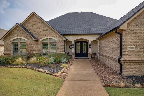10709 Alta Sierra Dr, Fort Worth TX  76126-4727 exterior