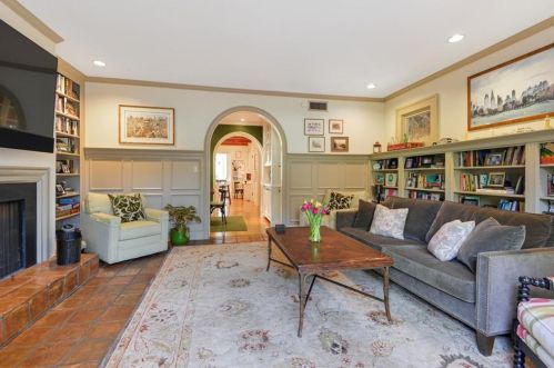 2482 Dellwood Dr, Atlanta GA  30305-4076 exterior