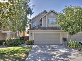 6141 Linford Ter, Fremont, CA 94555-3621