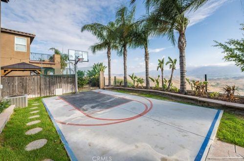 18458 Lakepointe Dr, Riverside CA  92503-0252 exterior