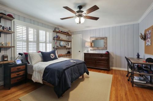 284 Elden Dr, Atlanta GA  30342-2030 exterior