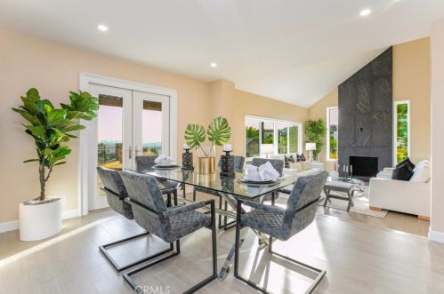 815 Moorside Dr, Glendale CA  91207-1135 exterior