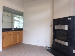 1300 Fairfax Ave, Los Angeles CA  90046-4768 exterior