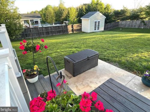 2258 Water Garden Dr, Hanover PA 17331-8319 exterior