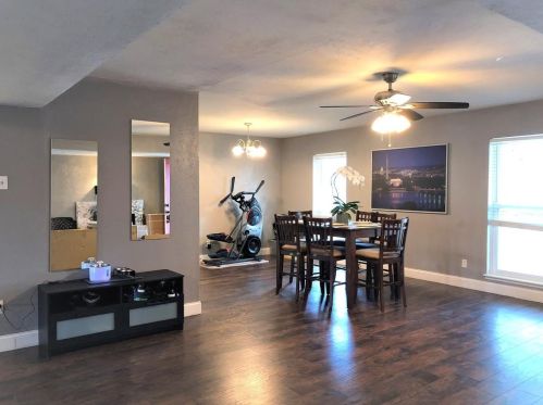 3104 Oak Hill Rd, Carrollton TX  75007-3517 exterior