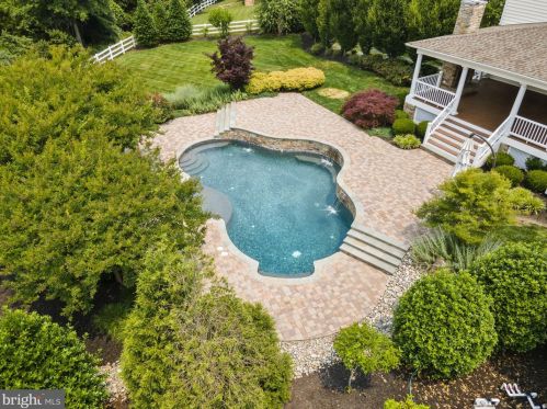 21033 Rodney Ln, Leesburg, VA 20175-8618