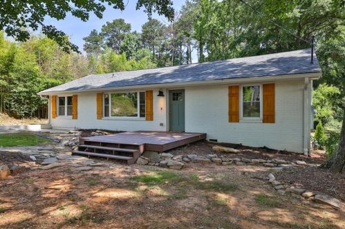 1976 Dering Cir, Atlanta GA  30345-1612 exterior