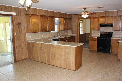 881 High Oaks Dr, Bellvue, TX 77418-3213
