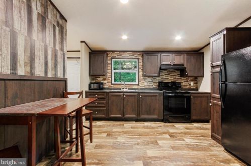 1148 Moulstown Rd, Hanover PA 17331-6853 exterior