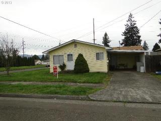 1190 3rd St, Lebanon, OR 97355-1904