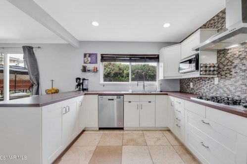 2839 Elizondo Ave, Simi Valley CA 93065-4615 exterior