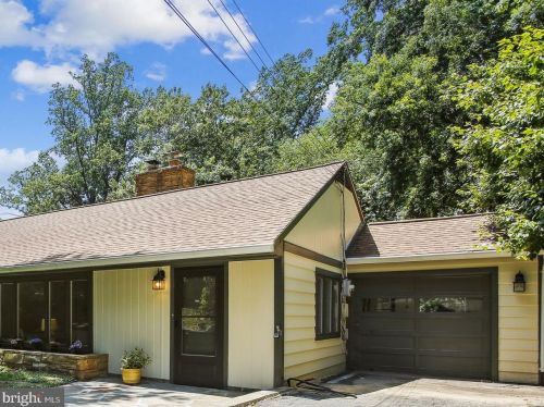 3034 Hazelton St, Falls Church, VA 22044-1713