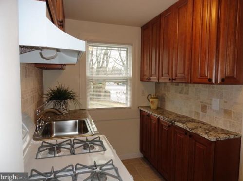 1572 Pennington Rd, Trenton, NJ 08618-1310