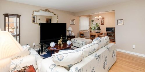 8974 Daly Rd, Cincinnati OH 45231-4637 exterior