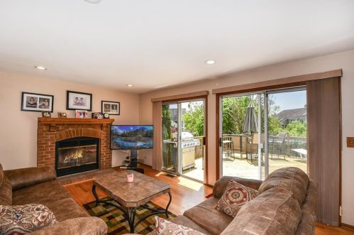 627 Morning Glory Ln, Hanover Park, IL 60103-5823
