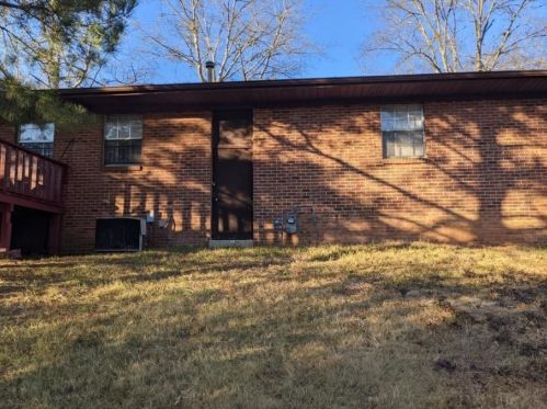 4076 Brewer Dr, Atlanta GA  30331-4354 exterior