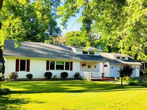 26 Oakwood Dr, Kankakee, IL 60901-5925