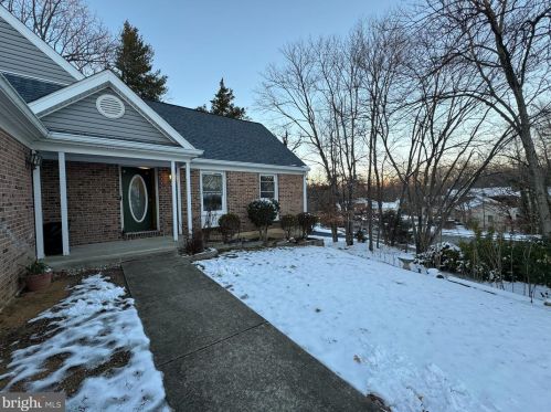 9200 Paloma Ln, Springfield, VA 22153-1640