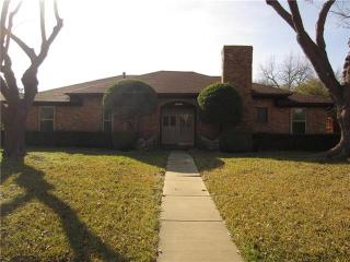 3108 Kingsbridge Dr, Plano TX  75075-3319 exterior