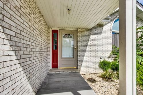 16239 Central Park Ave, Dixmoor, IL