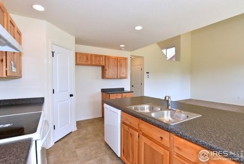 2737 Sapphire St, Loveland CO 80537-2024 exterior