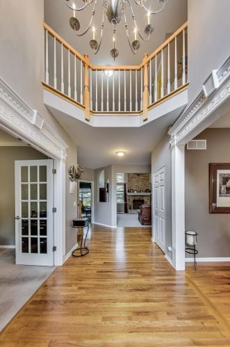 767 Chasewood Dr, South Elgin, IL 60177-3229