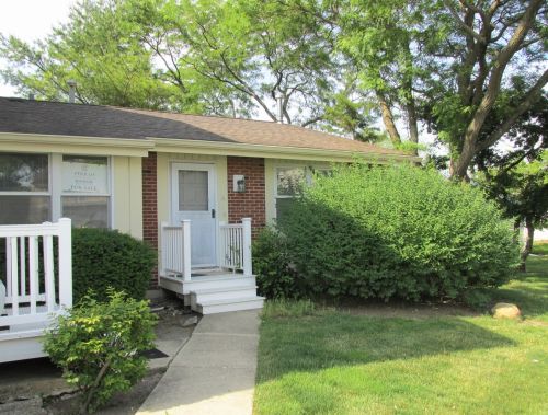 211 Dartmouth Ct, Hanover Park, IL 60108-3607
