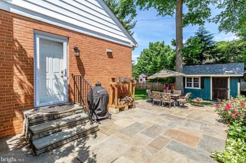 909 Roswell Dr, Silver Spring MD 20901-2128 exterior