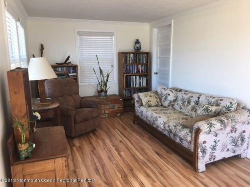 809 Forepeak Dr, Lacey, NJ 08731-3030