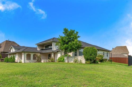 7424 Eagle Ridge Cir, Fort Worth, TX 76179-3176