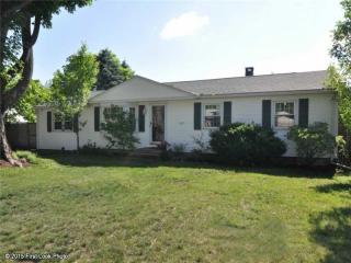 50 Crocus St, Warwick, RI 02886-0617