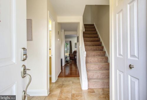 6434 Birch Leaf Ct, Springfield, VA 22015-3530