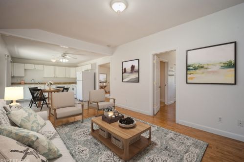 881 Northampton Dr, Bull Valley, IL 60014-7863