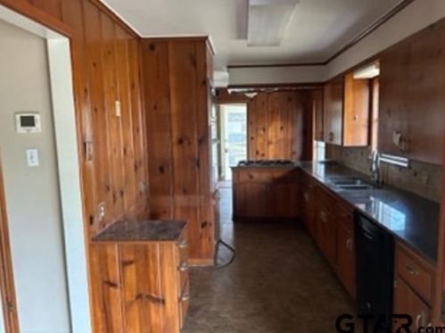302 Rusk St, Leveretts Chapel, TX 75684-1338