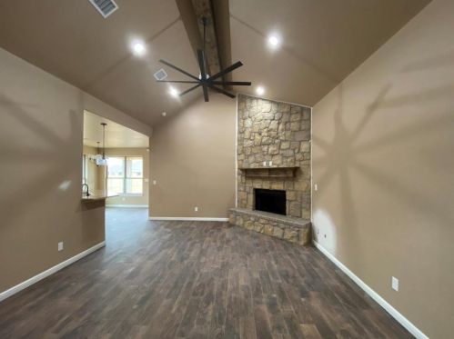 3303 Windcrest Dr, Granbury TX  76049 exterior