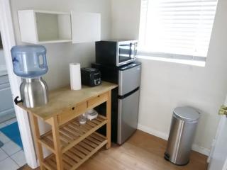 12667 Venice Blvd, Los Angeles CA  90066-3760 exterior