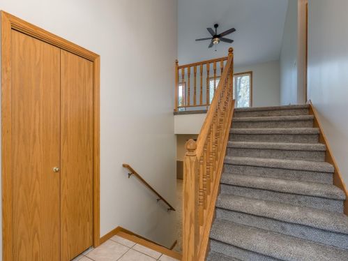 2166 Eagle Ridge Dr, Mankato, MN 56003-1232