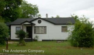 208 Thornton Dr, Albany, GA 31705-2808