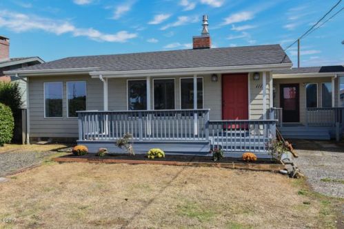 1117 Mark St, Newport, OR 97365-5130