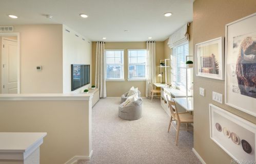 23631 40th Ave, Denver, CO 80019-8055