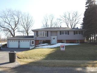 1880 Sunset Dr, Galesburg, IL 61401-8530
