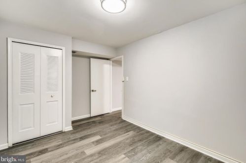 7305 Langsford Ct, Springfield VA  22153-1536 exterior